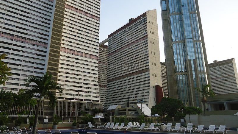 要判断羽毛球夏令营的训练强度，我们可以从以下几个方面进行评估：